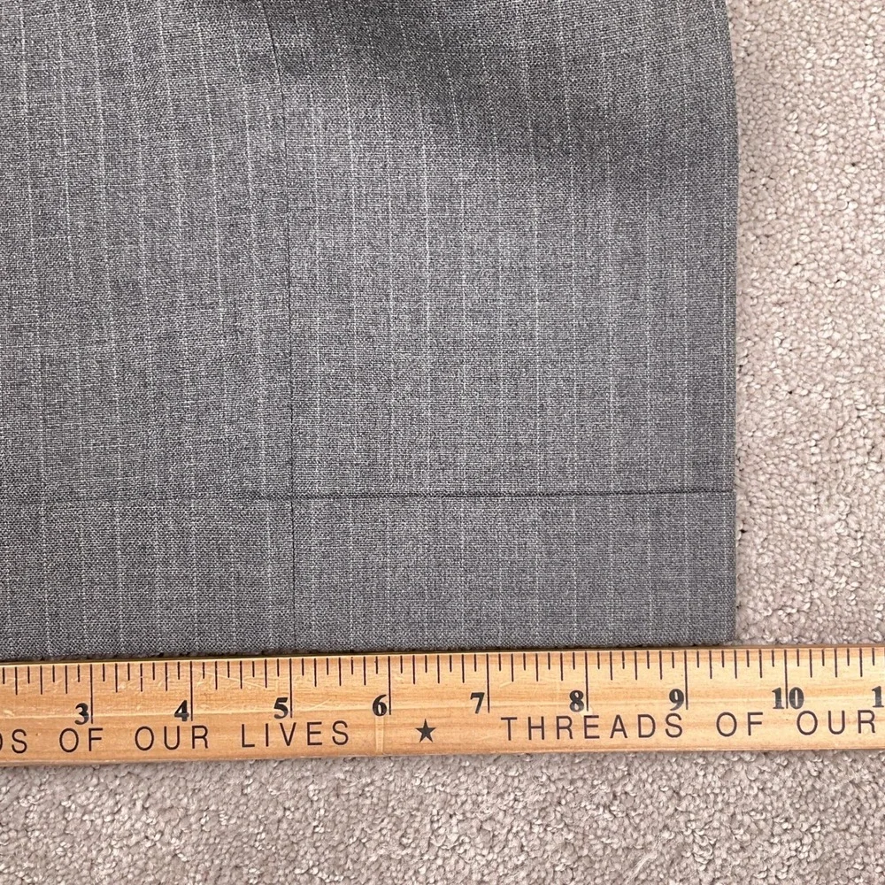 JOS A Bank Suit Men 42 32W‎ 29L Gray Pinstripe Modern Fit Career Classic